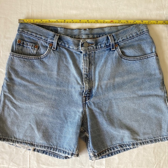 Women's Vintage Levi Jean Shorts Size 14 - Picture 12 of 12